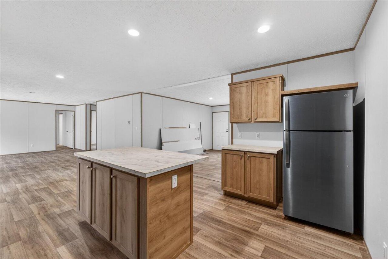 212 Saturn Lane Photo 18