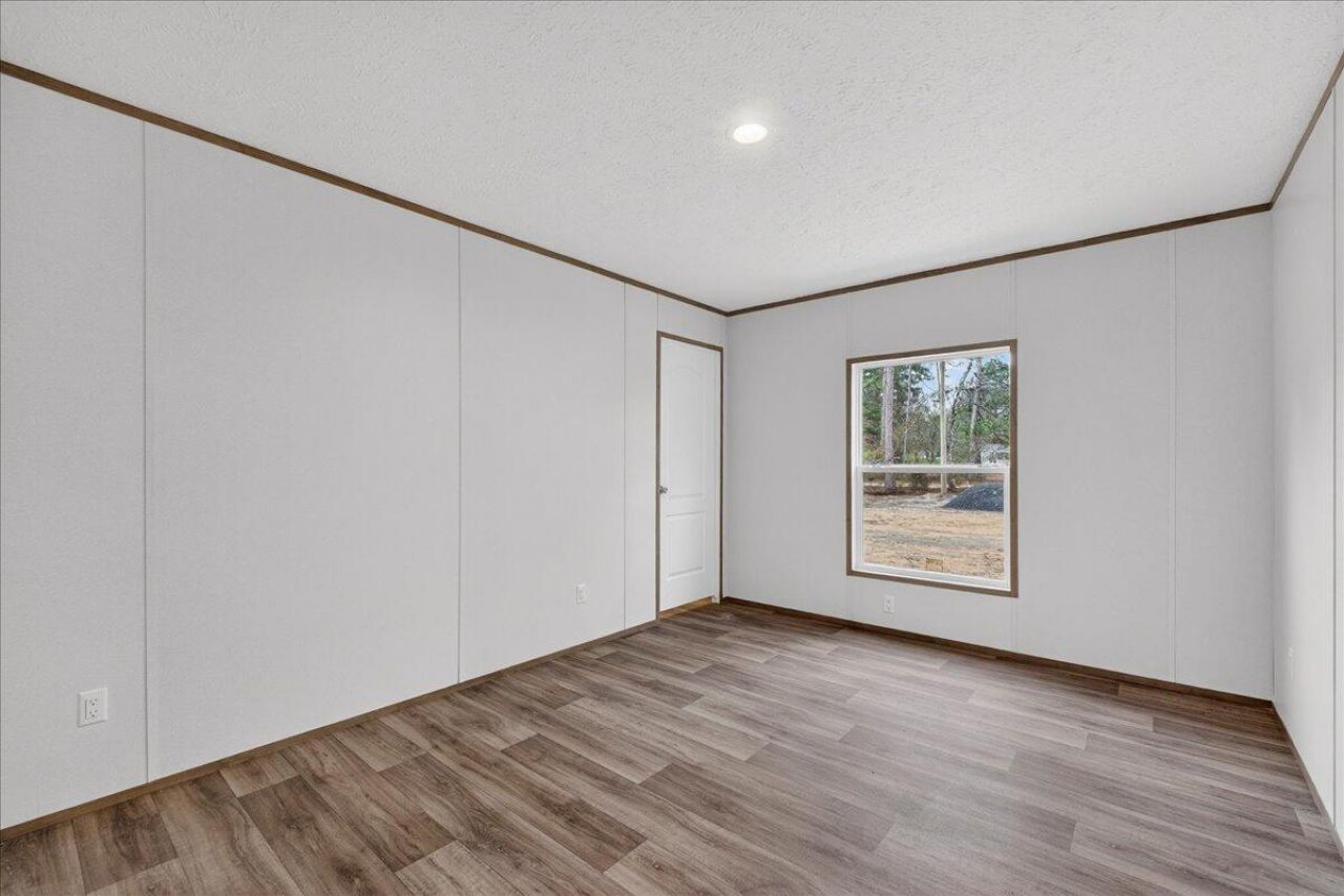 212 Saturn Lane Photo 24