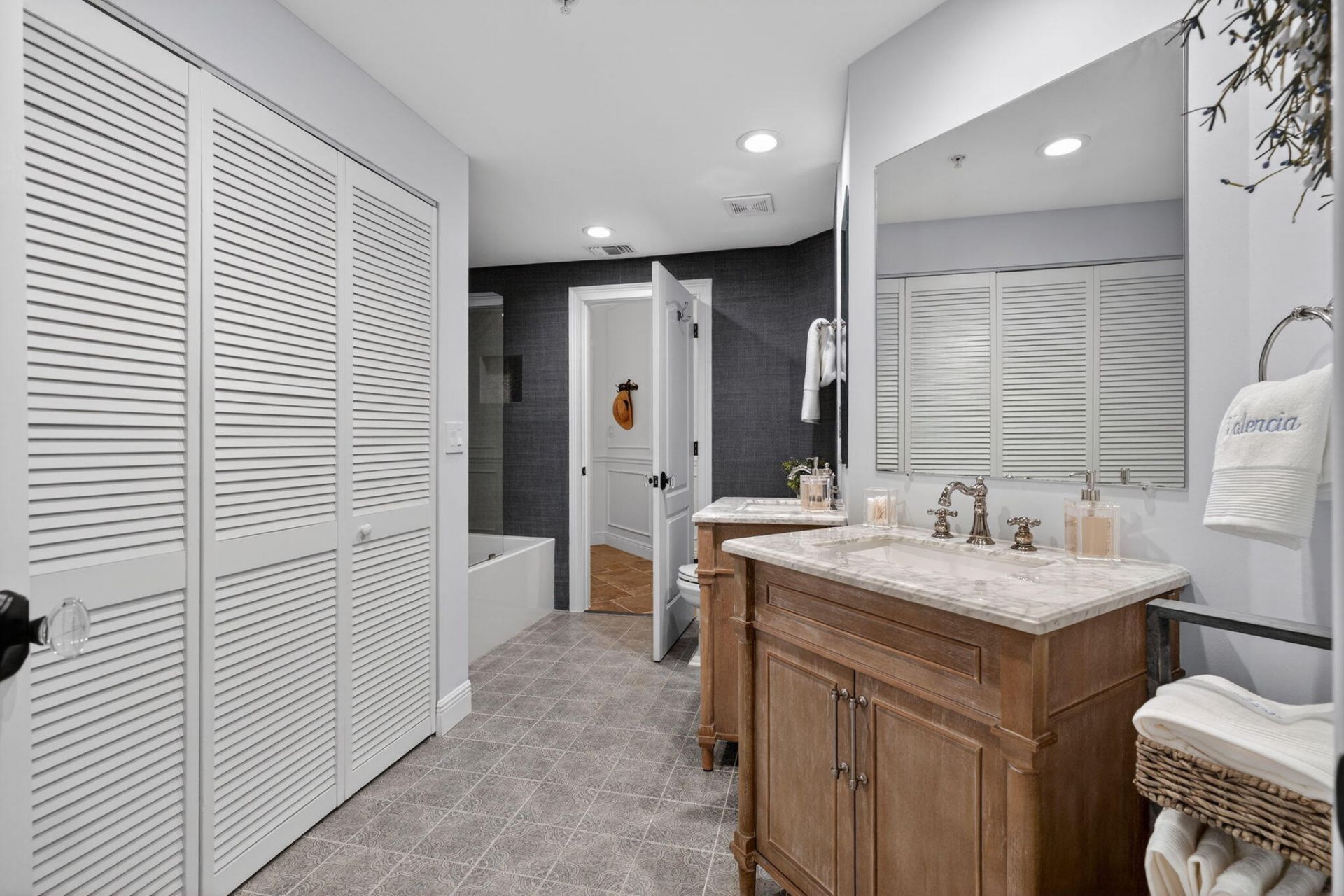 100 Uno Lago Drive, Unit 103, Juno Beach, FL 33408 Photo