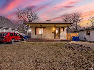 23560 Stewart Avenue, Warren, MI 48089