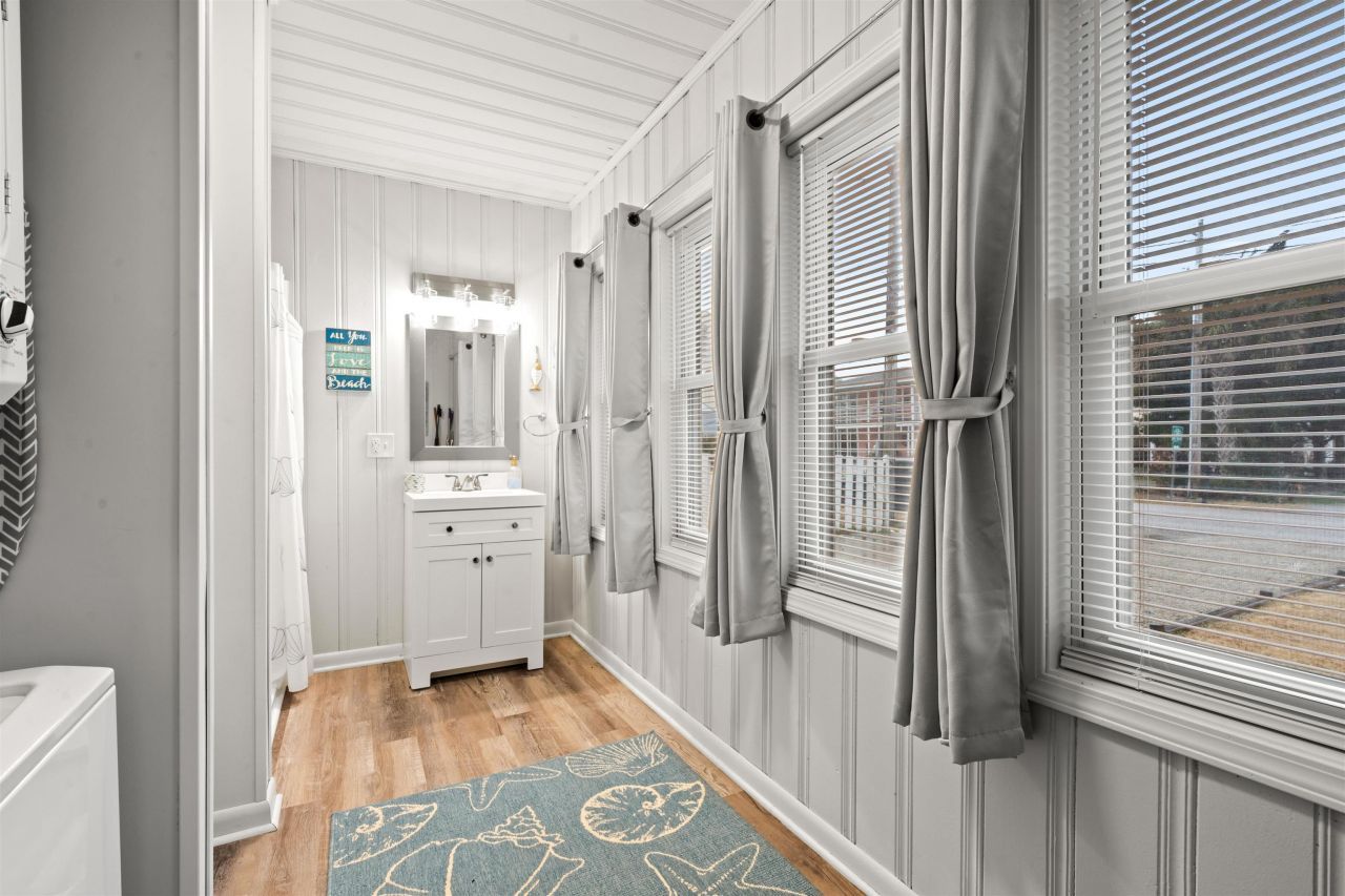 304 23rd Ave. N Photo 10