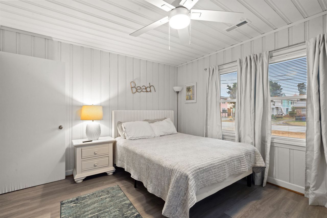 304 23rd Ave. N Photo 13