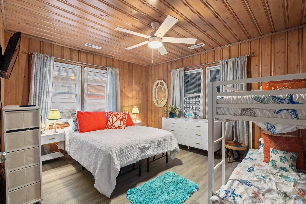 304 23rd Ave. N Photo 15