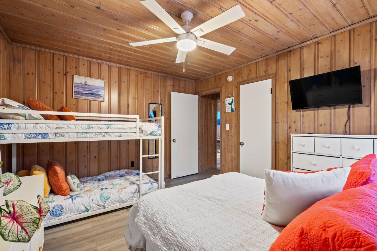 304 23rd Ave. N Photo 16