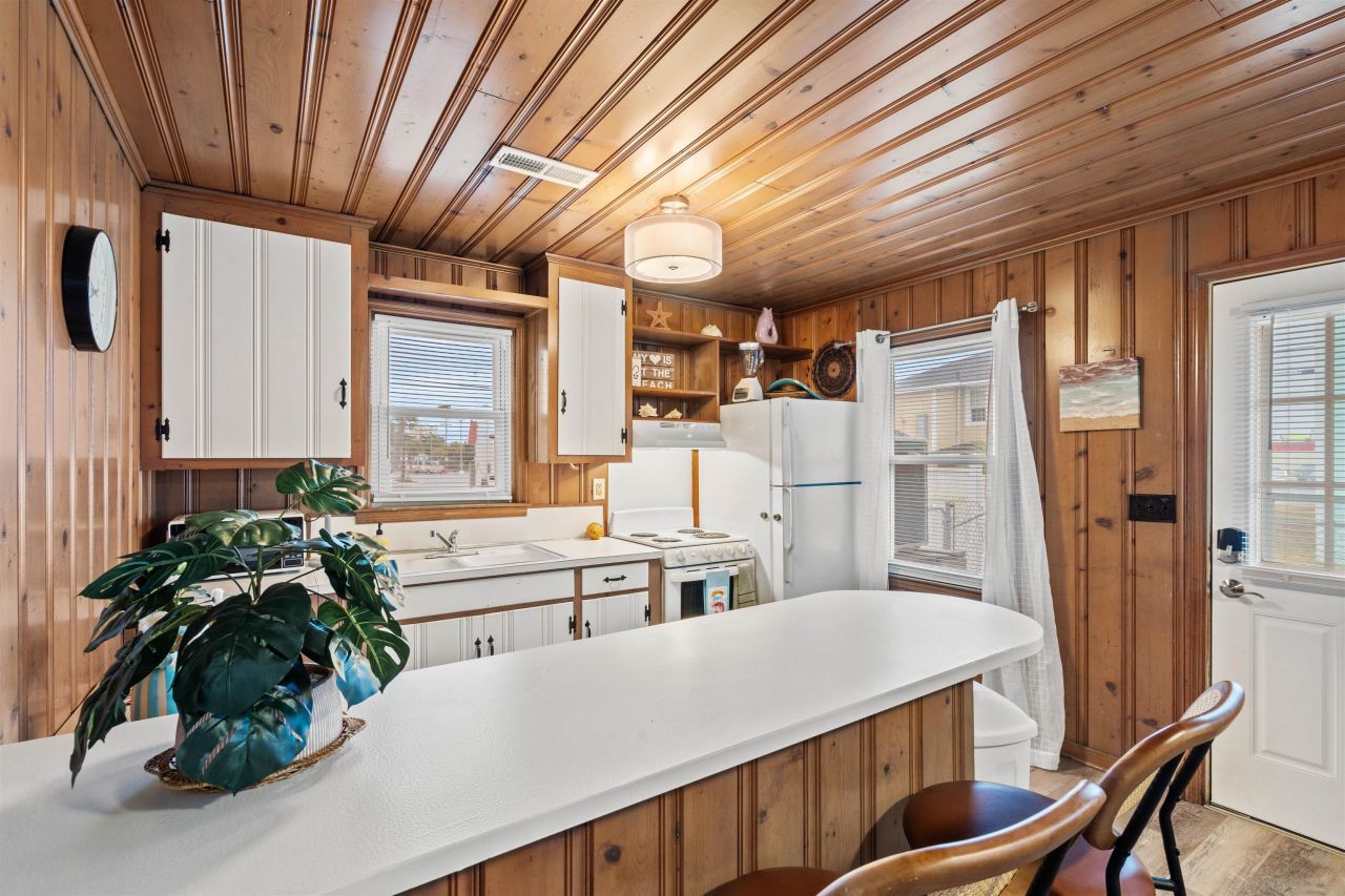 304 23rd Ave. N Photo 18