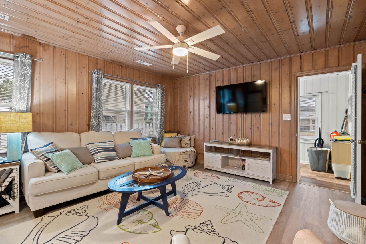 304 23rd Ave. N Photo 7