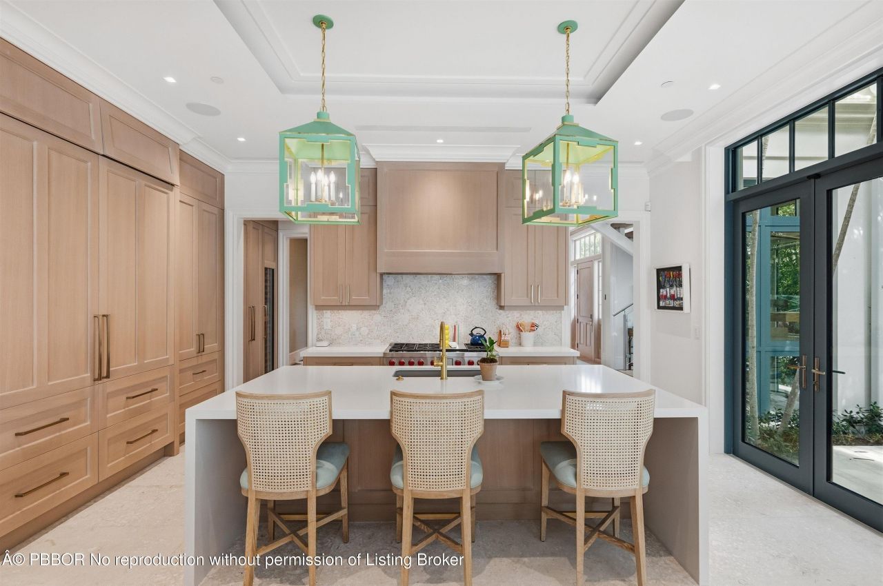 218 Brazilian Avenue, Unit *, Palm Beach, FL 33480 Photo