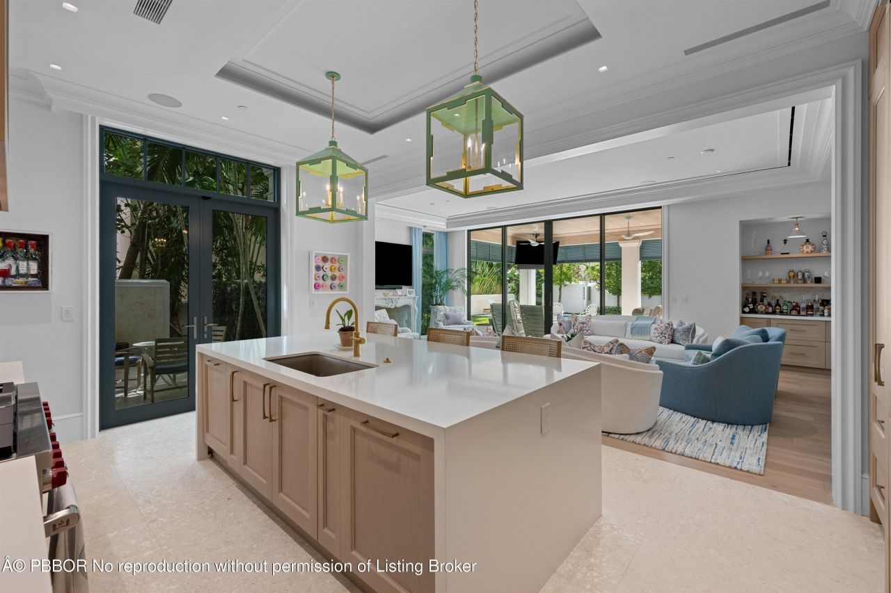 218 Brazilian Avenue, Unit *, Palm Beach, FL 33480 Photo