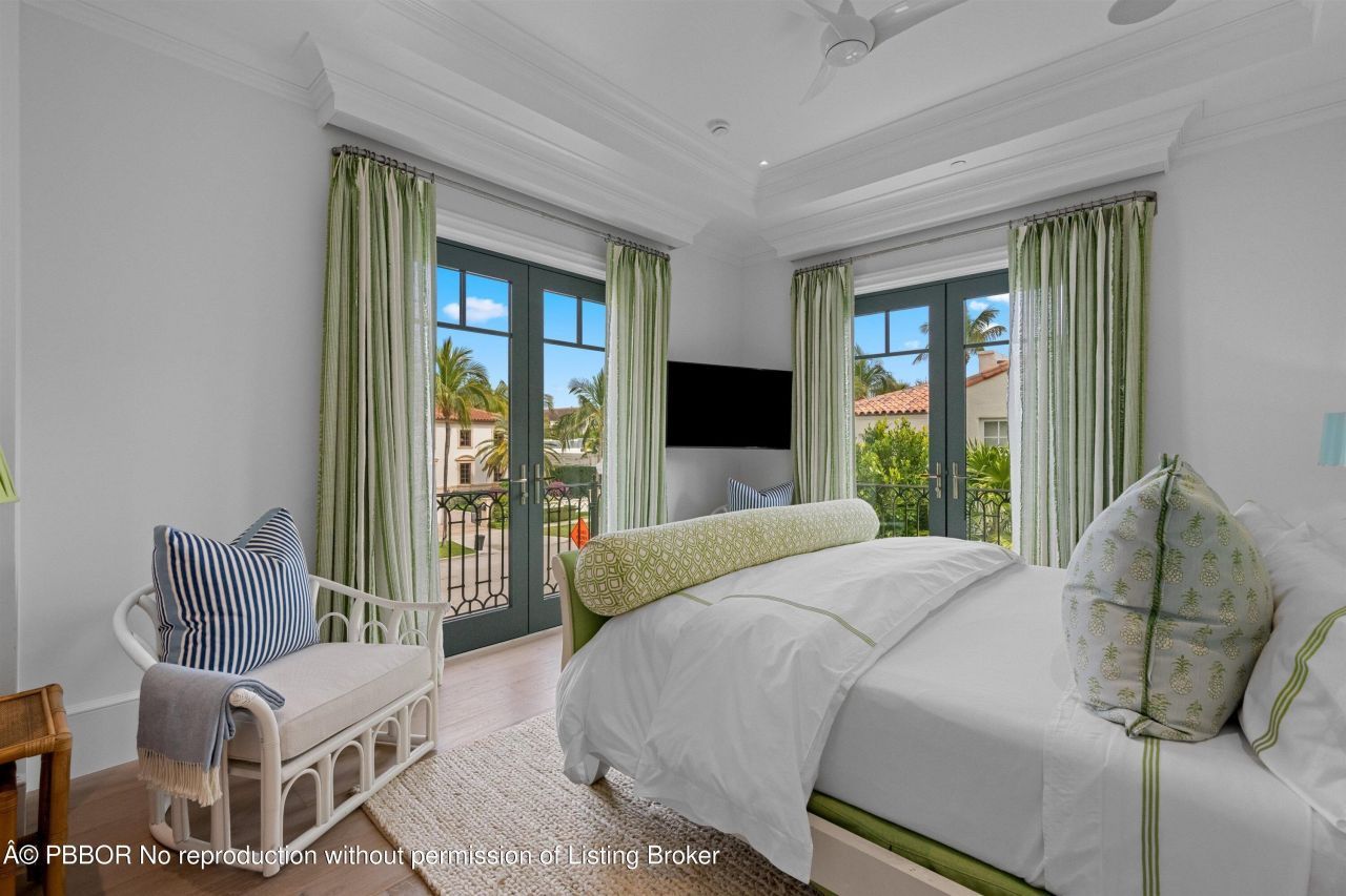 218 Brazilian Avenue, Unit *, Palm Beach, FL 33480 Photo