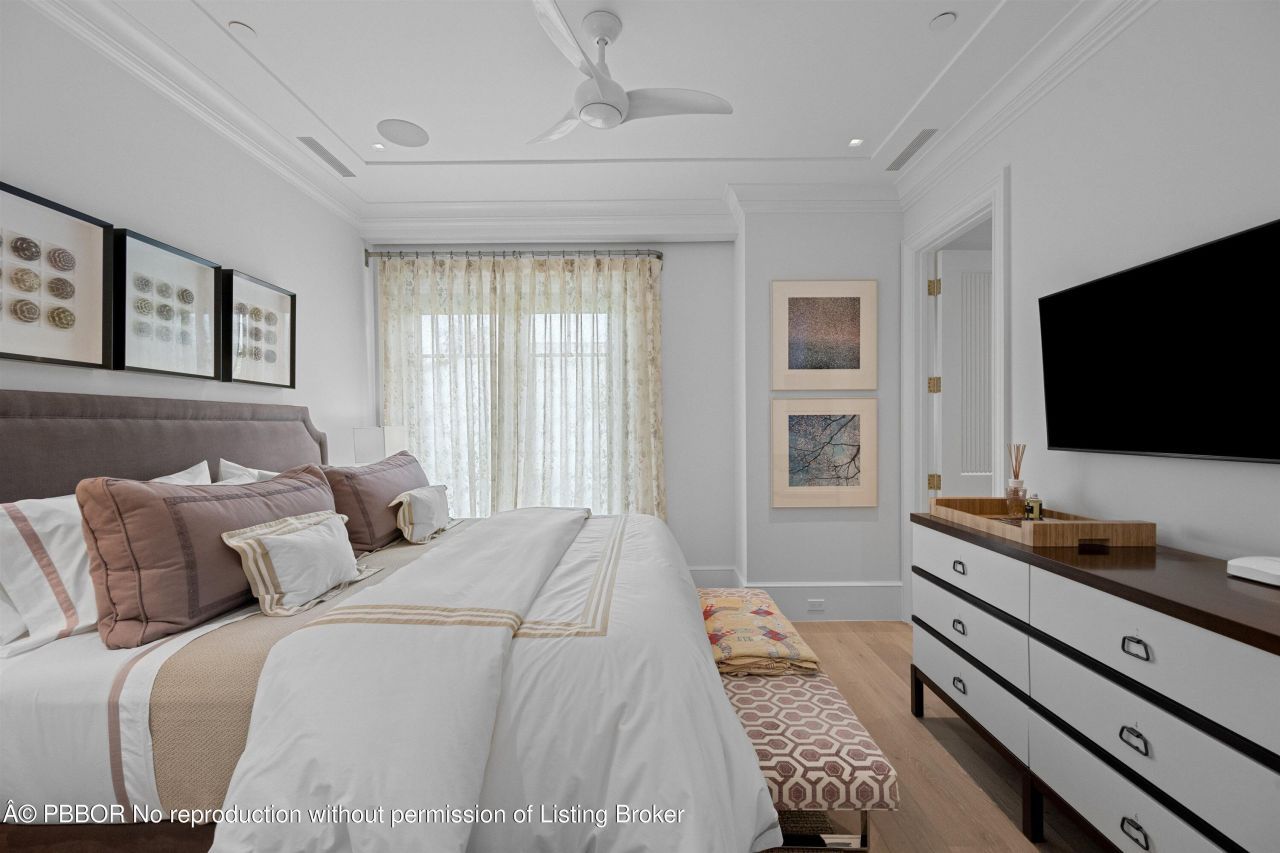 218 Brazilian Avenue, Unit *, Palm Beach, FL 33480 Photo