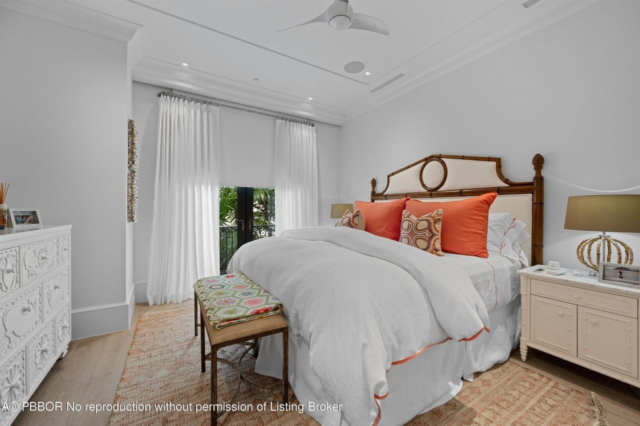 218 Brazilian Avenue, Unit *, Palm Beach, FL 33480 Photo