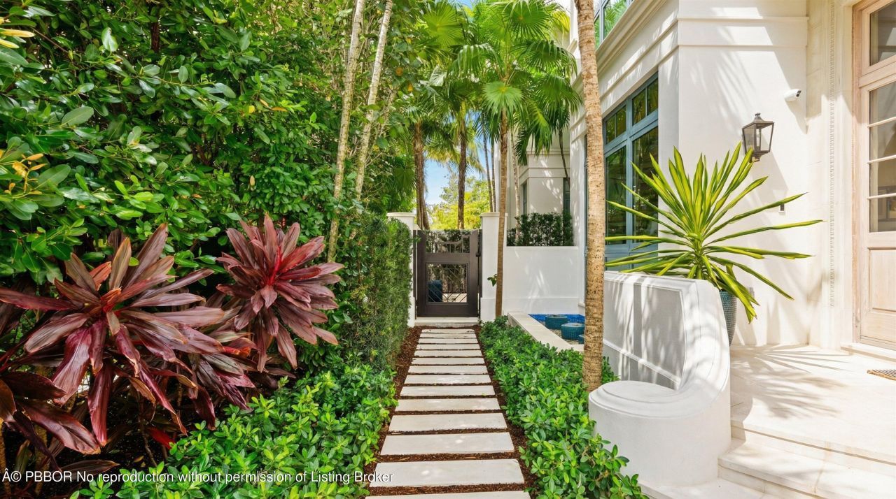 218 Brazilian Avenue, Unit *, Palm Beach, FL 33480 Photo