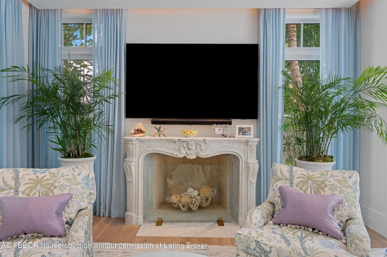 218 Brazilian Avenue, Unit *, Palm Beach, FL 33480 Photo