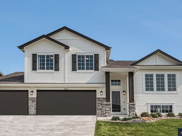 8521 S 179 Street, Omaha, NE 68136