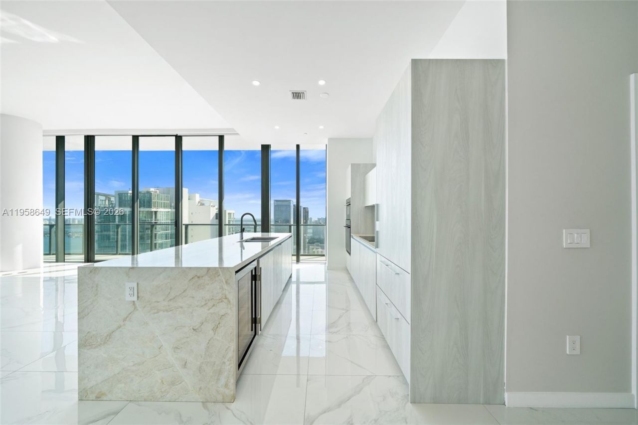 480 NE 31st St, Unit PH5101, Miami, FL 33137 Photo