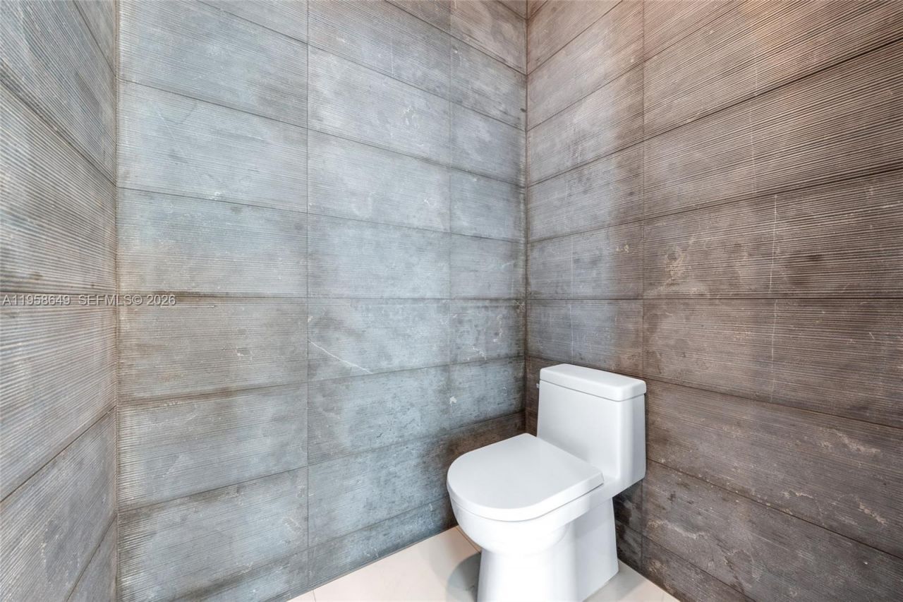 480 NE 31st St, Unit PH5101, Miami, FL 33137 Photo