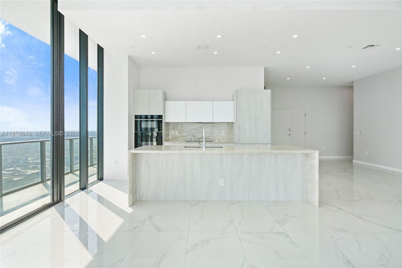 480 NE 31st St, Unit PH5101, Miami, FL 33137 Photo