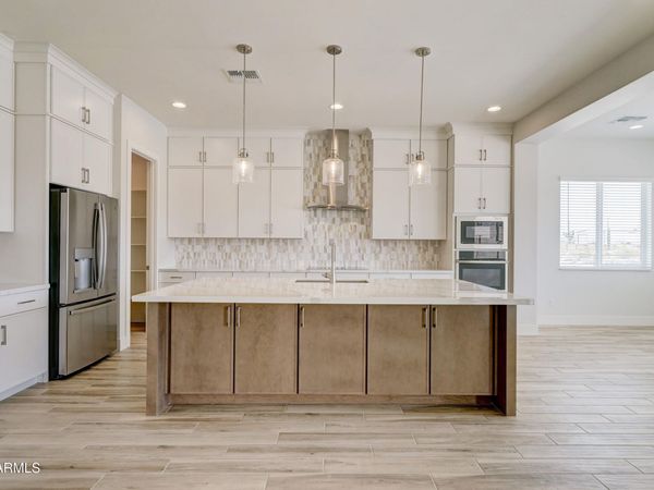 4075 W Silverdale Road, San Tan Valley, AZ 85144