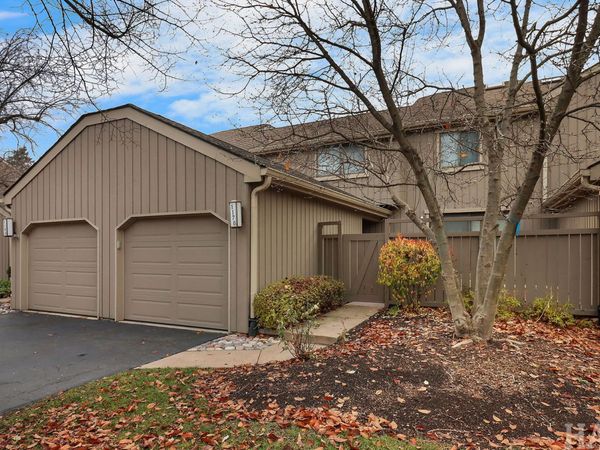 1170 Oak Hill Road, Lake Barrington, IL 60010