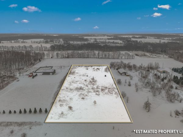 9059 Kellogg Drive, Reading, MI 49274