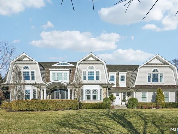 4 Mill Brook Lane, FRANKLIN LAKES, NJ 07417