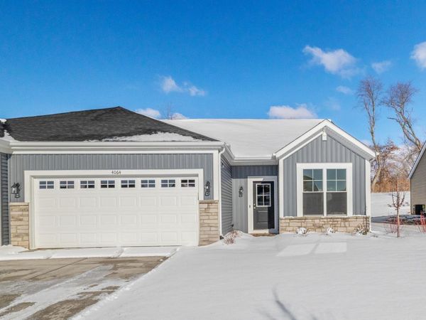 4064 Reflection Place, Valparaiso, IN 46385