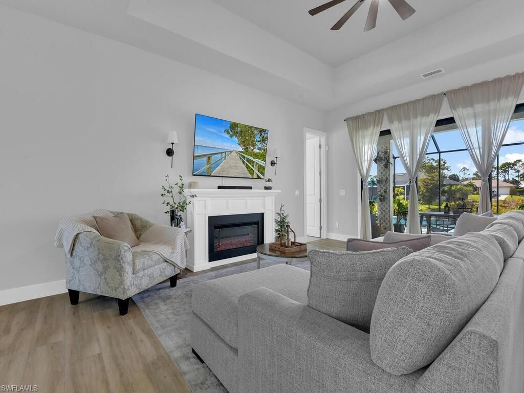 1826 SW 17th Ave , Cape Coral, FL 33991 Photo