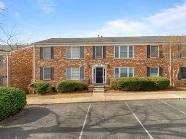 2527 HYDRAULIC RD, Unit 38, Charlottesville, VA 22901