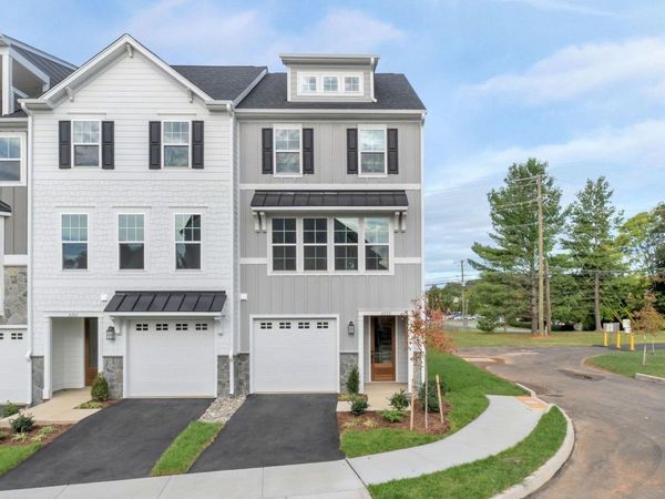 287 GIBRALTAR DR, Waynesboro, VA 22980