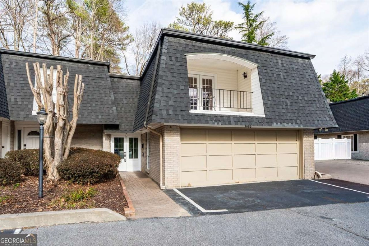 5490 Chemin De Vie, Atlanta, GA 30342 Main Photo
