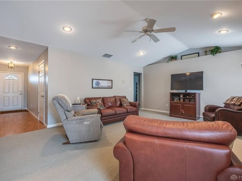 10866 NW Marchant Luttrell Road, Sabina, OH 45169 Photo 4