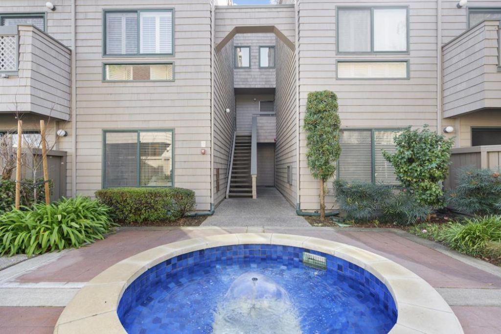 29 Cove Lane, Redwood City, CA 94065 Main Photo