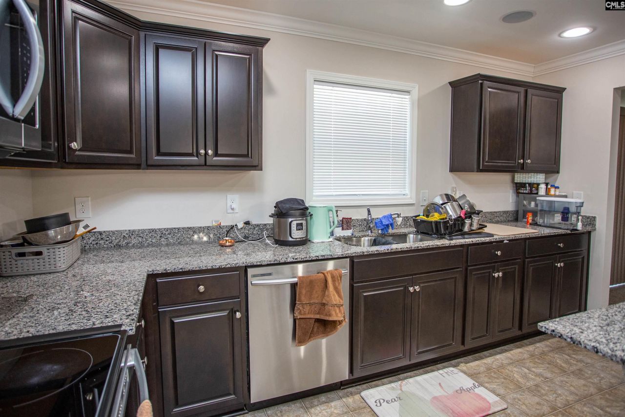 98 Ridge Circle Drive  Photo 15