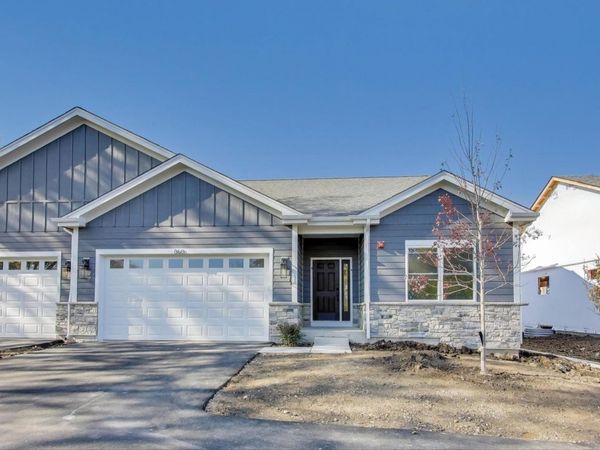 898 N Quentin Road, Palatine, IL 60067