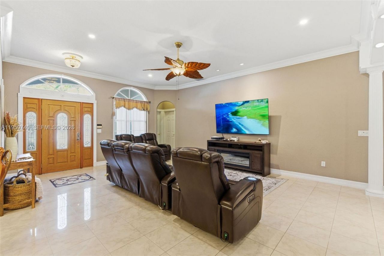 2570 SE 4th Pl , Homestead, FL 33033 Photo