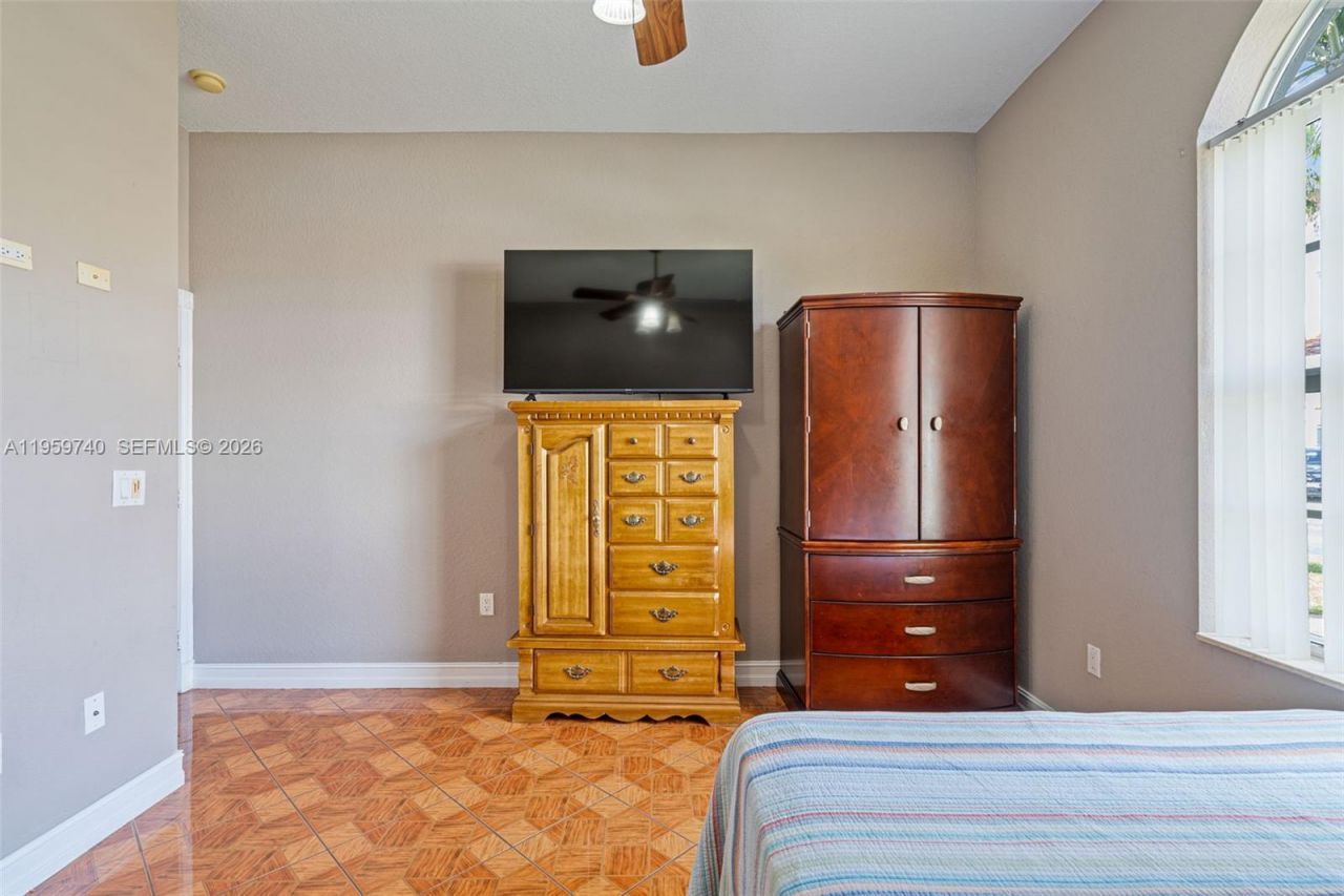 2570 SE 4th Pl , Homestead, FL 33033 Photo