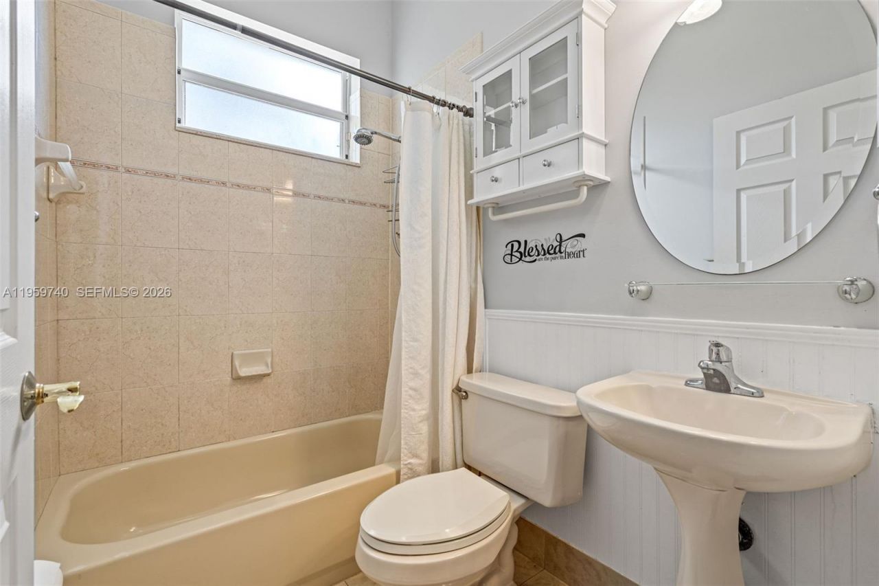 2570 SE 4th Pl , Homestead, FL 33033 Photo