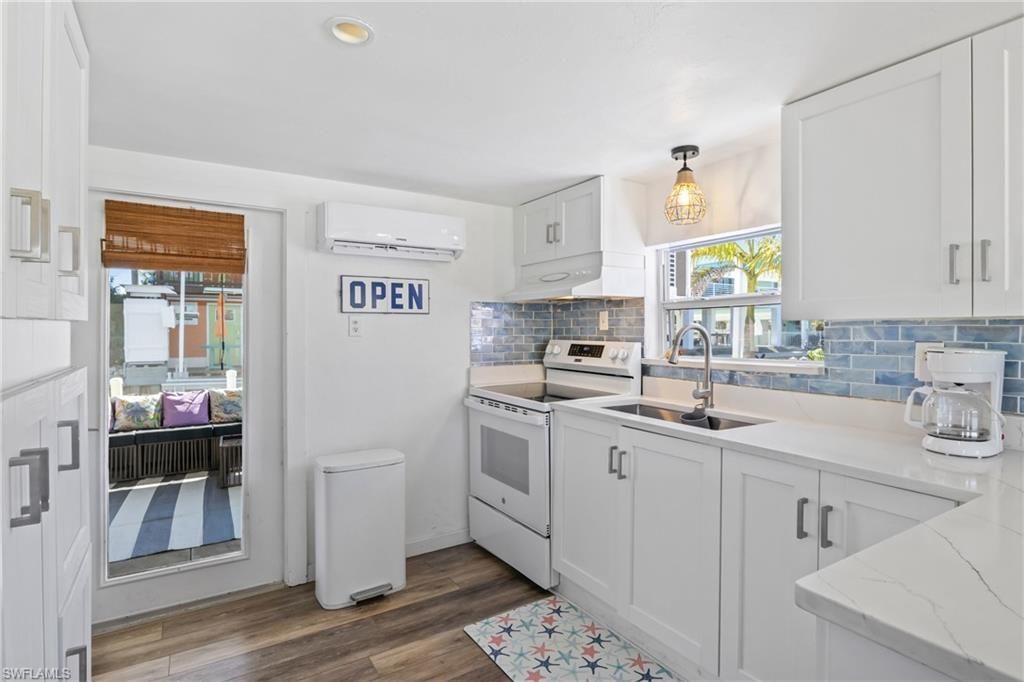 2649 Coco Plum Dr, Matlacha, FL 33993 Photo