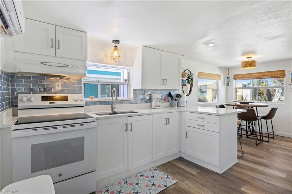 2649 Coco Plum Dr, Matlacha, FL 33993 Photo