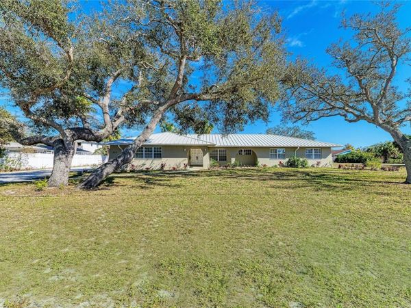 612 BAYSHORE ROAD, NOKOMIS, FL 34275