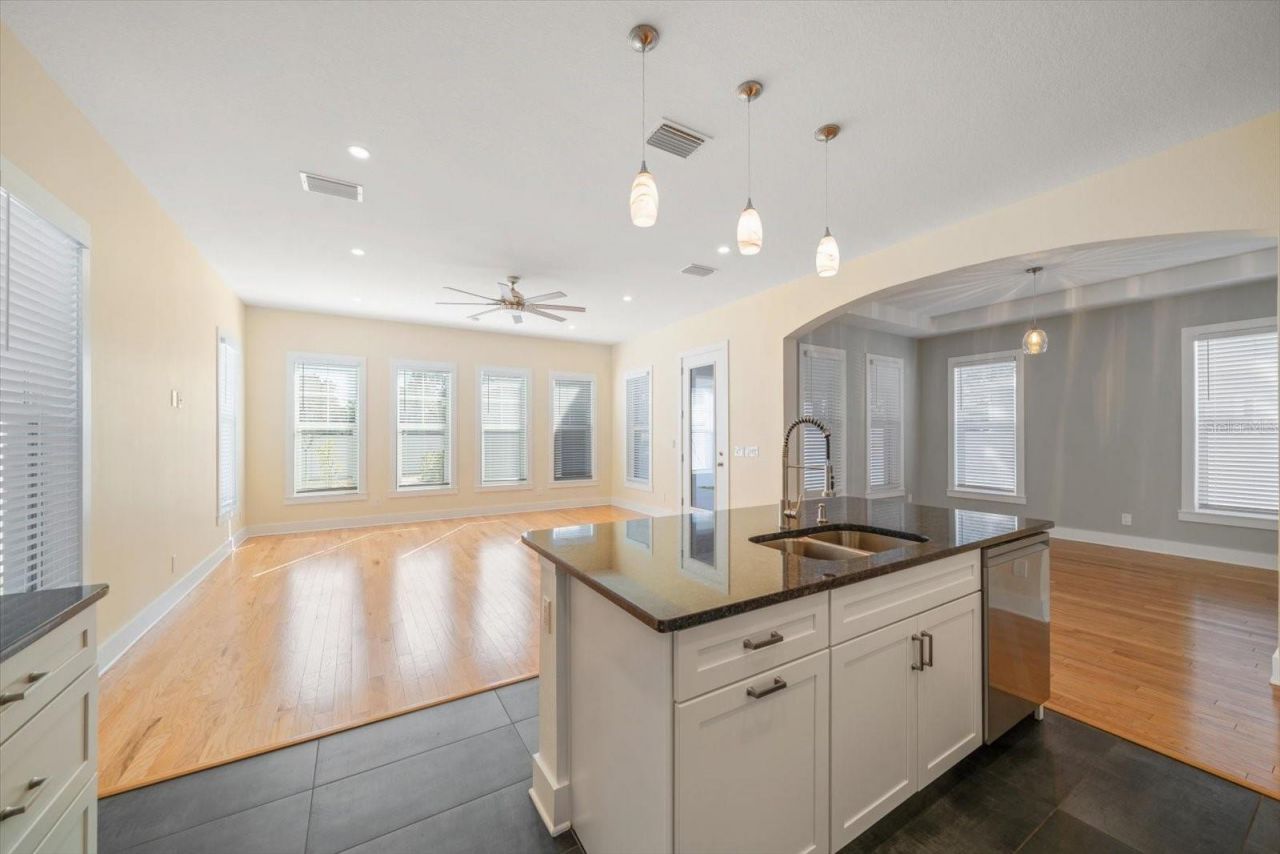 1120 24th Avenue N, Saint Petersburg, FL 33704 Photo