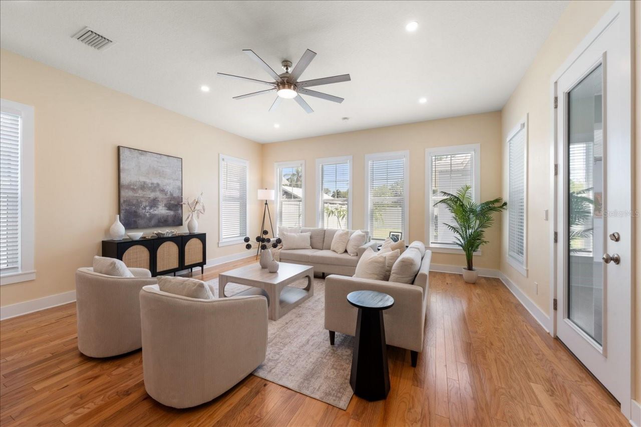 1120 24th Avenue N, Saint Petersburg, FL 33704 Photo