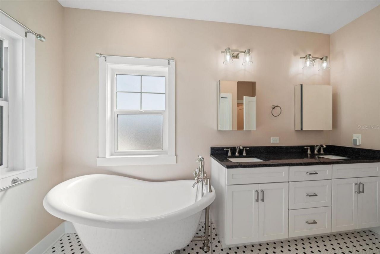 1120 24th Avenue N, Saint Petersburg, FL 33704 Photo