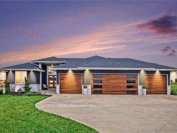 14251 Cattle Ranch Drive, Smithville, MO 64089