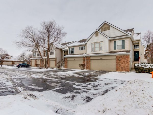 2913 Saganashkee Lane, Naperville, IL 60564
