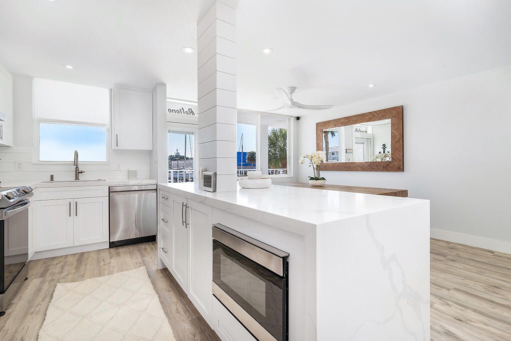 108 Paradise Harbour Boulevard, Unit 210, North Palm Beach, FL 33408 Photo