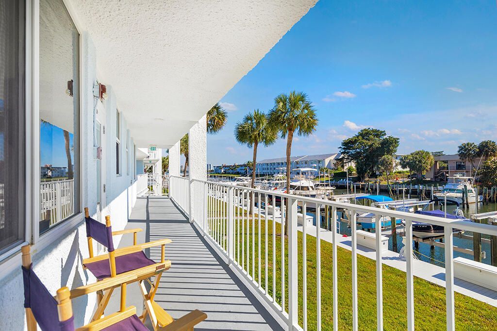 108 Paradise Harbour Boulevard, Unit 210, North Palm Beach, FL 33408 Photo