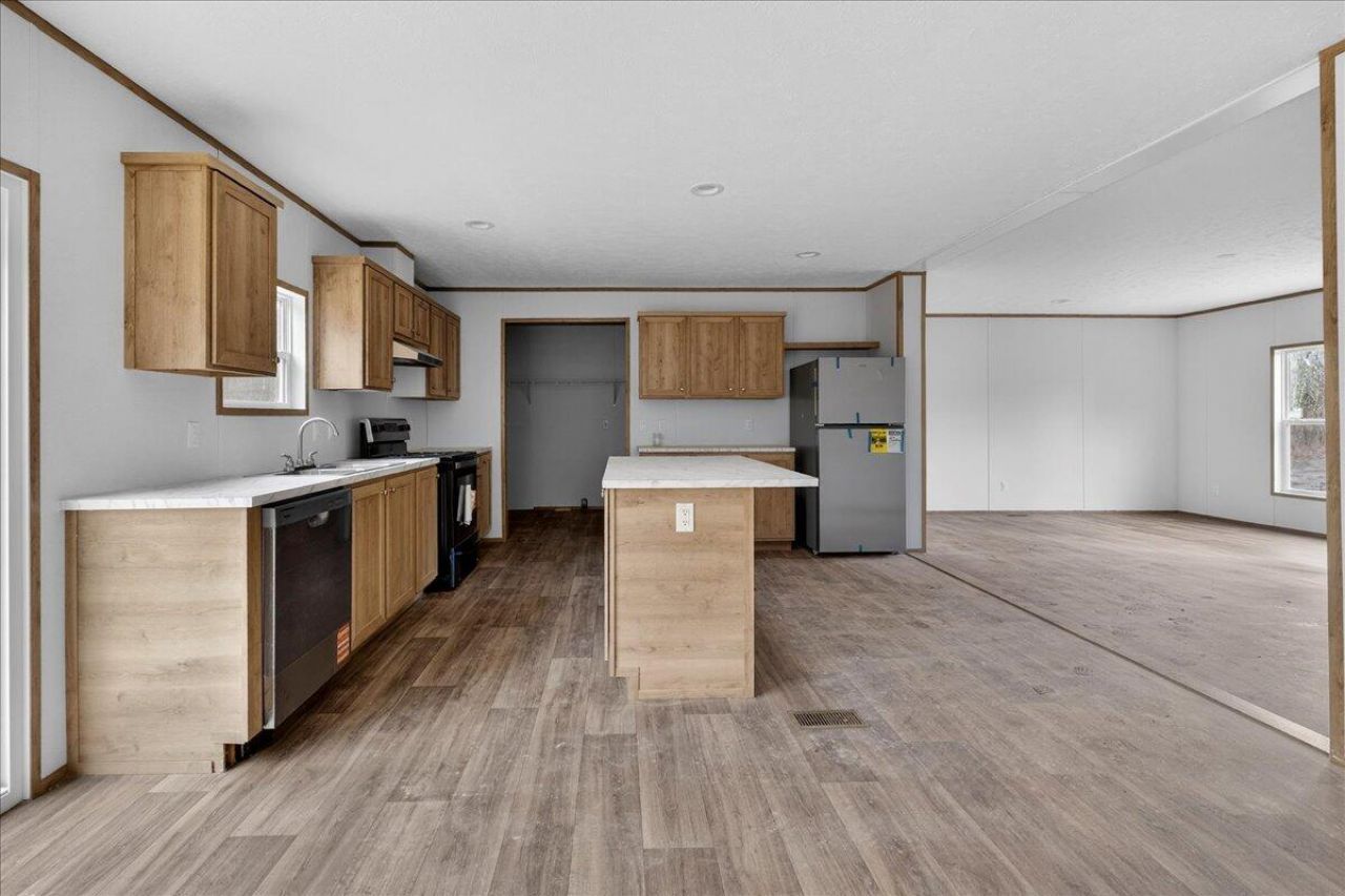 240 Johnson Lane Photo 9