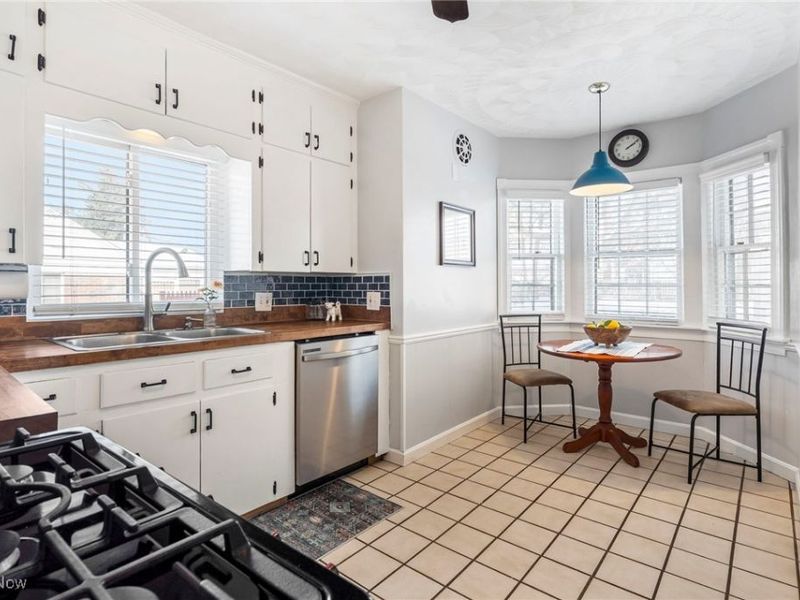 687 Crestview Avenue, Akron, OH 44320 Photo 14