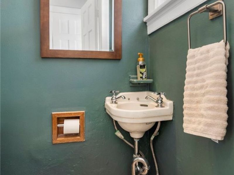 687 Crestview Avenue, Akron, OH 44320 Photo 18